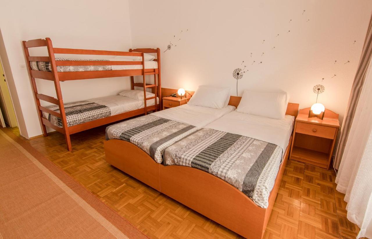 Hotel Barba Starigrad Paklenica Exterior foto